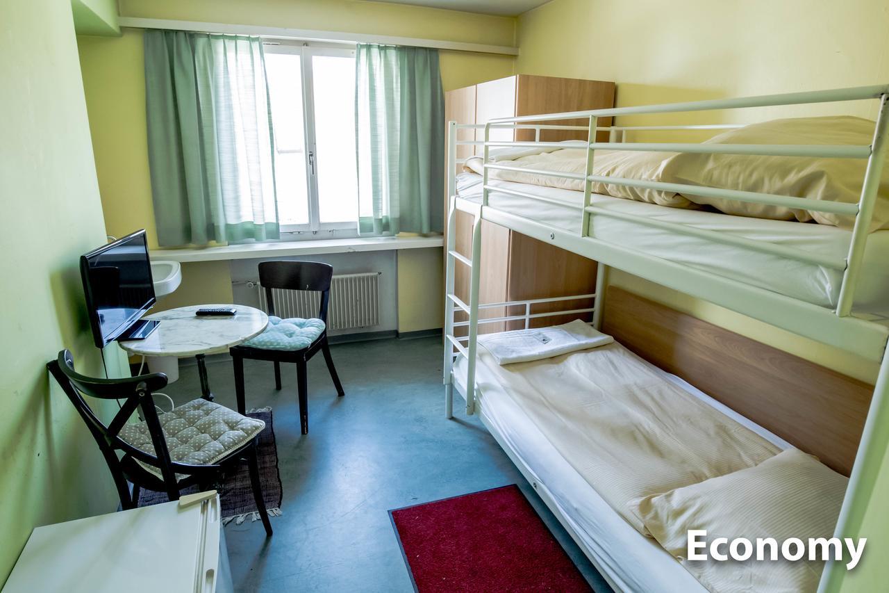 Hotel & Backpackers Zak Шафхаузен Экстерьер фото