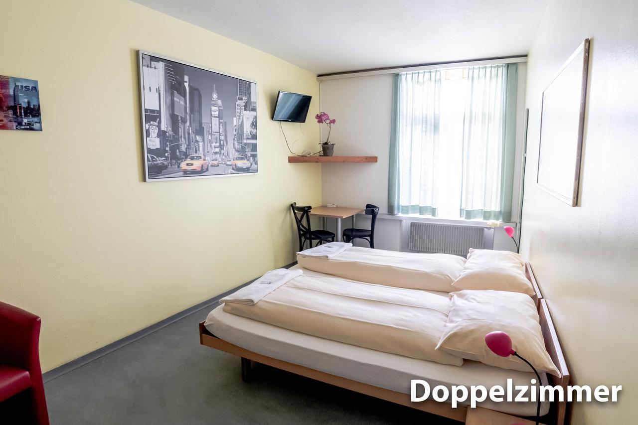 Hotel & Backpackers Zak Шафхаузен Экстерьер фото