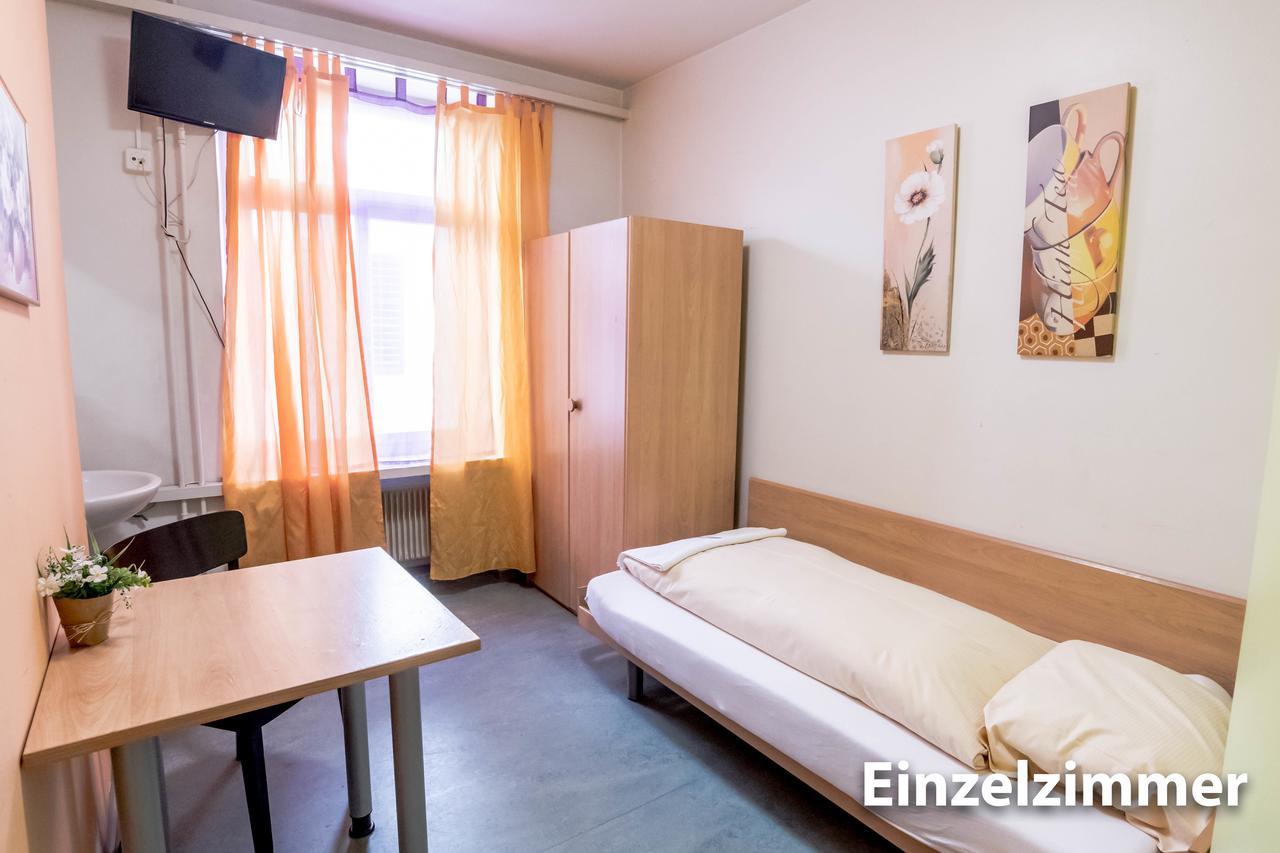 Hotel & Backpackers Zak Шафхаузен Экстерьер фото